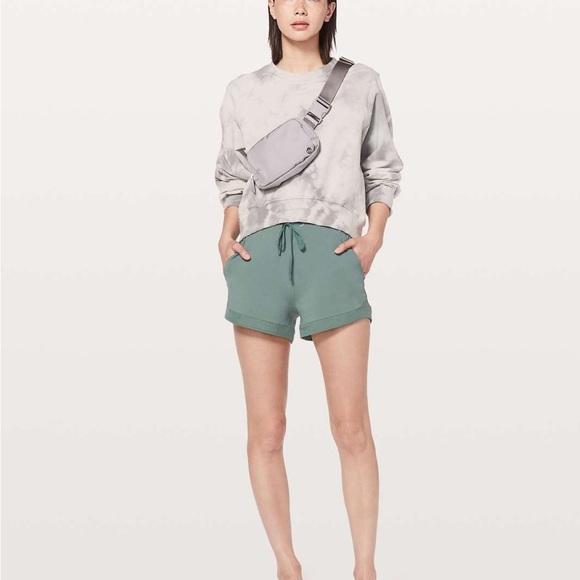 Lululemon Sunsetting Short *3" in Juniper - Picture 3 of 14